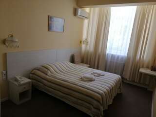 Отель light hotel & hub Киев Двухместный номер Делюкс с 1 кроватью и душем-4